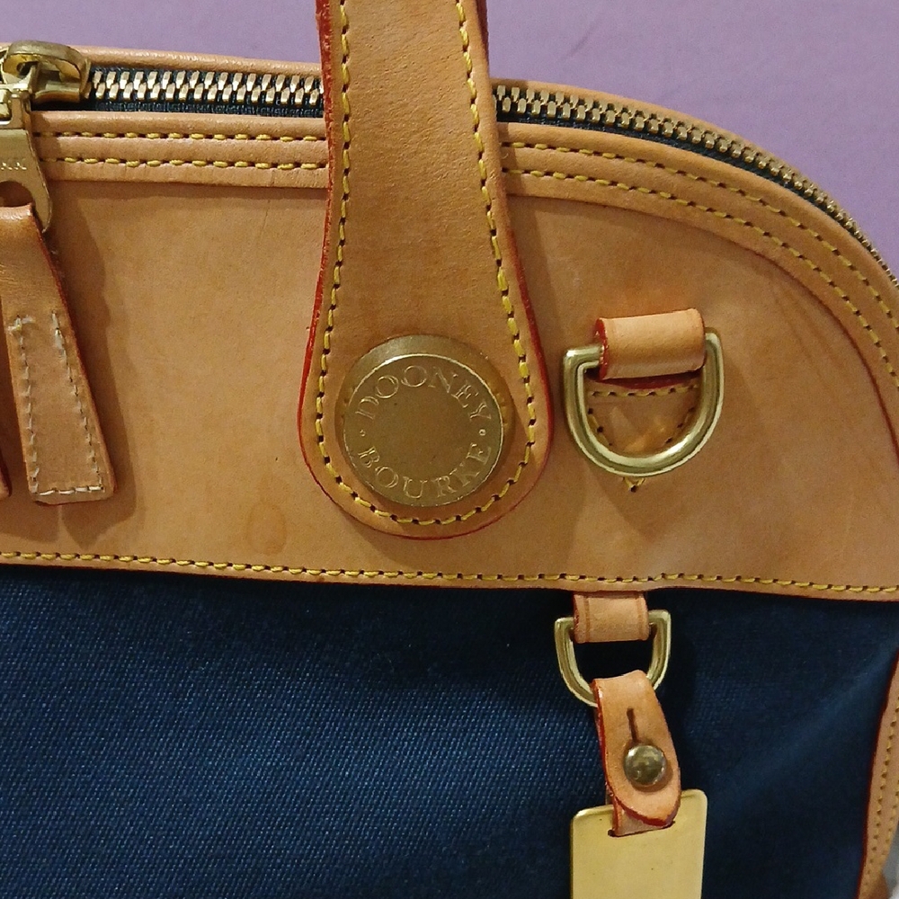 Dooney & Bourke - Picture 11 of 11